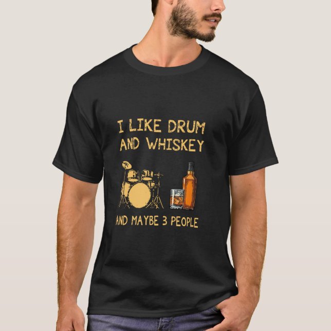 Jag tycker om rom och whisky och kanske tre person t shirt (Framsida)