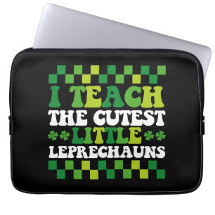 Jag Undervisar De Sötaste Små Leprechauns Lärare Laptop Fodral