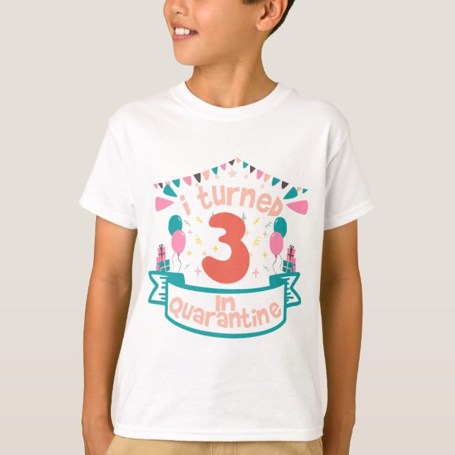 Jag vände mig till 3-i-karantäns, roligt födelseda t shirt (Framsida)