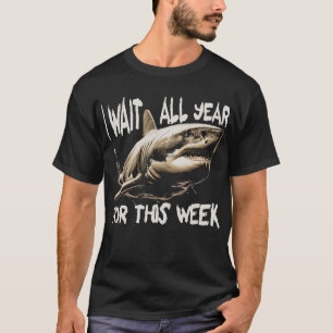 Jag väntar hela året på den här veckans haj t shirt