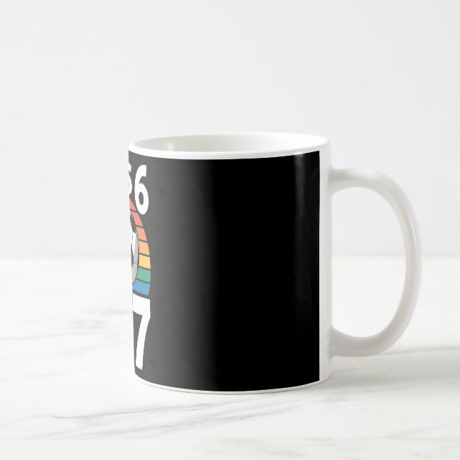 Jag var 6 nu är jag 7 fotbollsfödelsedag barn spel kaffemugg (Höger)