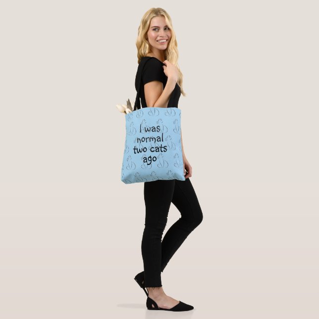 Jag var normal för två katter sen tygkasse (På modell)