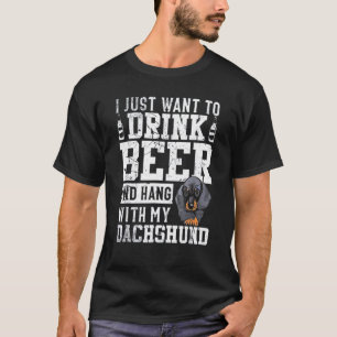 Jag vill bara dricka öl och vänta med min docka. t shirt