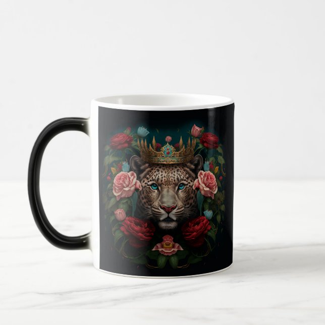 Jaguar med krona i blommor målning              magisk mugg (Vänster)