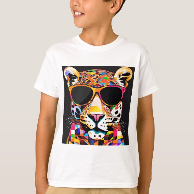 Jaguar Wearing Sunglasses T Shirt (Framsida)