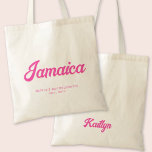 Jamaica Bachelorette Party Personlig Tote Bag Tygkasse<br><div class="desc">Få party att börja med den här Jamaica-bachelorette-personligen för återsändande av rosa till väskan. Det här trendiget är utformat så att du får en Bachelorette-stad i ett snyggt-återbildningsteckensnitt,  med gott om utrymme för anpassning med bridens namn och datum. Perfekt lägger till lite roligt och fläkt i din händelse.</div>