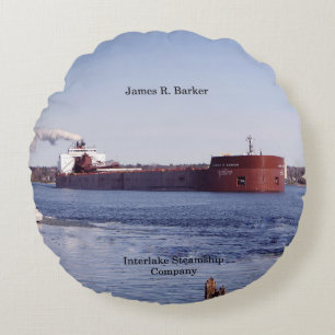 James R. Barker runda vid kuddar