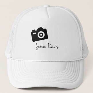 Jamie Davis hatt Truckerkeps