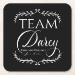 Jane Austen Pride och Prejudice Darcy Gift Bo Underlägg Papper Kvadrat<br><div class="desc">En roligts- och elegant-uppvisning för Fitzwilliam Darcy.</div>