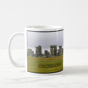 Januari beskådar kaffemugg
