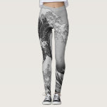 Japan - japansk konst (Underbar våg av Kanagawa) Leggings<br><div class="desc">KVINNORS LEGGINGS - Japan - berömd japansk konst från antiken - "Underbar Wave off Kanagawa" är en av Japans mest pikturesska representation. Från historiken: "Katsushika Hokusai Den Underbara vågen av Kanagawa (1830) Den Underbara vågen av Kanagawa, även känd som Underbara vågen eller helt enkelt Wave, är en ukiyo-e-utskrift av den...</div>