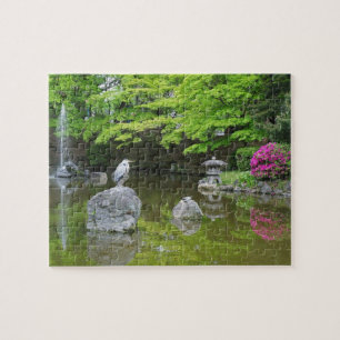 Japan, Kyoto. Hägrar i färska gröna blad Pussel