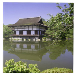 Japan, Kyoto, Japansk trädgård i Heian Shrine Kakelplatta