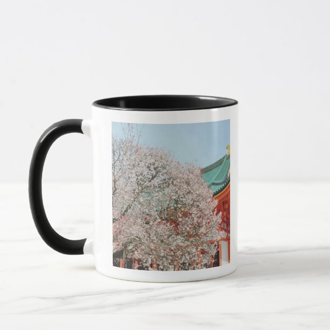 Japan, Kyoto. Shinto-kärlekskörsbär Mugg (Vänster)
