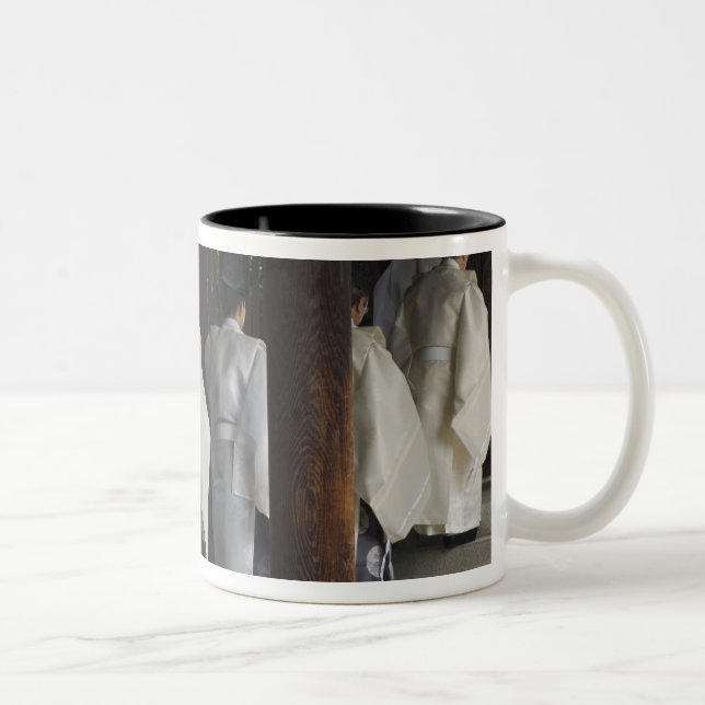 Japan, Tokyo, Meiji Shrine Autumn Festival Två-Tonad Mugg (Höger)