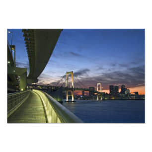 Japan. Tokyo. Regnbågsbron i Tokyobukten. Fototryck