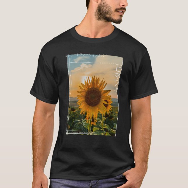 Japanese Floral Sunflower Streetwear Aesthetic T Shirt (Framsida)