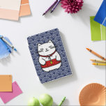 Japanese Lucky Cat or Maneki-Neko iPad Mini Skydd<br><div class="desc">The maneki-neko (招き猫,  lit. 'beckoning cat') is a common Japanese figurine which is often believed to bring good luck to the owner.</div>