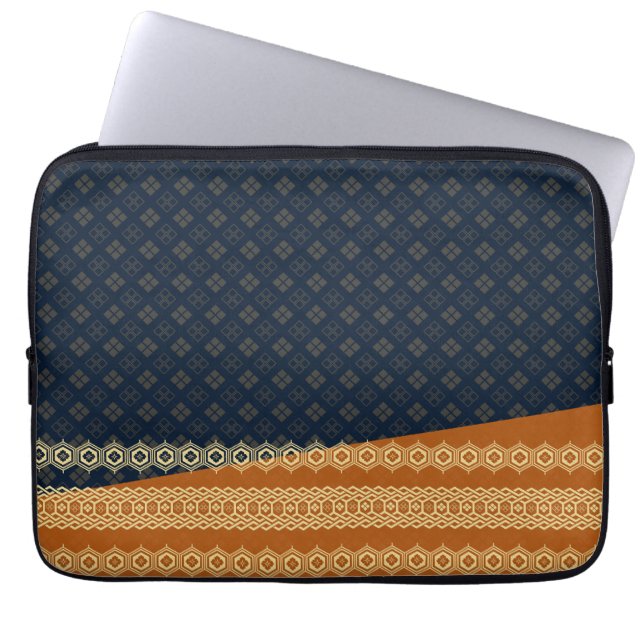 Japanese Tortoise and Diamond Pattern Gold Navy Laptop Fodral (Framsidan)