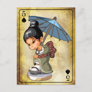 Japansk flicka i Kimono som inspekterar hennes foo Vykort