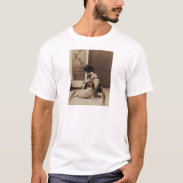 Japansk geisha som leker shamisenen tee