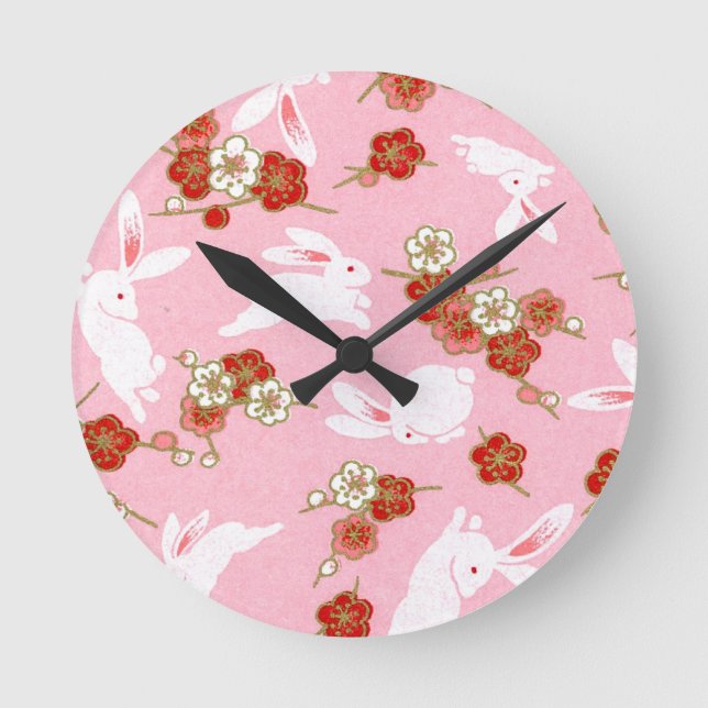 Japansk konst: Rosa Sakuras & Rabbits Wall Clock Rund Klocka (Framsida)