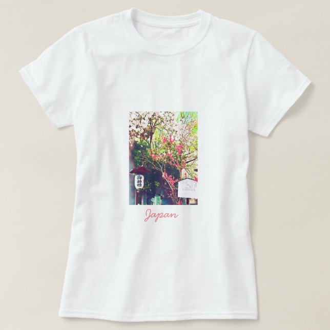 Japansk reselandskap lantern sakura t shirt (Design framsida)