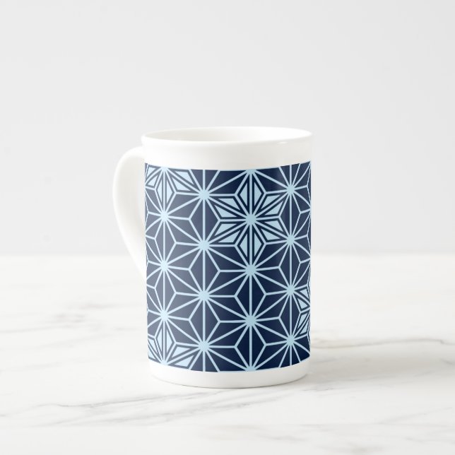 Japanska Asanoha-mönster - indigo blå Benporslin Mugg (Framsida vänster)