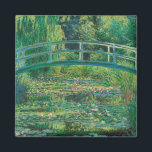 Japanska bron (Vatten-Lily Pond), Monet Magnet<br><div class="desc">Oscar-Claude Monet (14 november 1840-5 december 1926) var en Fransk målare, en av de Fransk Impressionistiska målningarna och den mest konsekventa och skickliga utövaren av rörelsens filosofi att uttrycka sina uppfattningar före naturen, särskilt när det gäller plätering av landskapsbilden i luft. Uttrycket ""Impressionism" härrör från titeln på hans målning Impression,...</div>