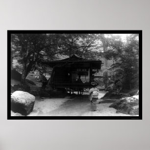 Japanska Dam Tittar i Tea House 1909 Poster