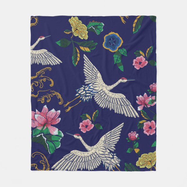 Japanska kranar, vågar och blommor. Embroidery ill Fleecefilt (Framsidan)