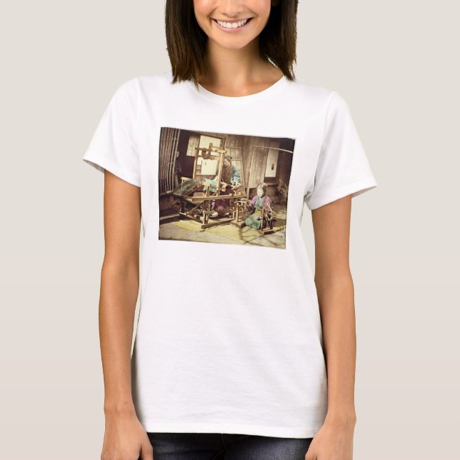 Japanska kvinnor, vävande, c.1890 (handavla färgad tee shirt (Framsida)