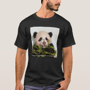 Jätte- Pandabenägenhet mot väggen T Shirt