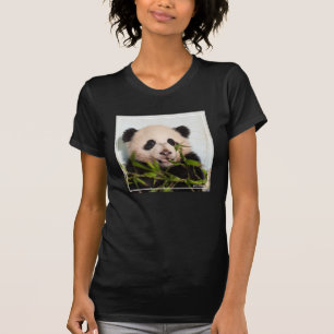 Jätte- Pandabenägenhet mot väggen T Shirt