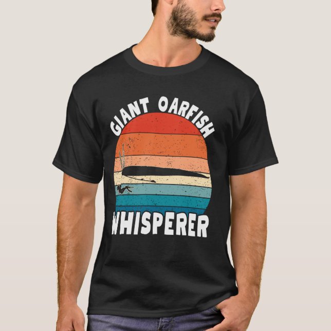 Jätteårfiskviskaren avlång fisk t shirt (Framsida)