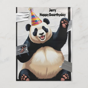 Jättepanda sitter upp och bär födelsedagsmössa vykort
