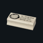 Jelly Donut Doughnut Foodie Personlig Adress Stämpel<br><div class="desc">Anpassa med ditt namn och adress! Konstruktionen frimärke i gummi har en originalmarkör som illustrerar en utsökt gelégodis. Denna design finns också tillgänglig för andra produkter. Det finns också mycket mer gummiformgivning i frimärke. Ser du inte vad du är tittar för? Behöver du hjälp med anpassning? Kontakta Rebecca för att...</div>