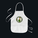 Jellystones Skogsvaktare Smith Porträtt Barnförkläde<br><div class="desc">Gå in i Jellystone Park med Skogsvaktare Smiths sjudande porträtt! Den här roligten och den färgstarka teckningen visar den älskade parkens skogsvaktare i sin klassiska grönt, uniform och vänlig. Med ett fet cirkelrunt ram och en återanimering stil är den här designen perfekt för fläkt av klassiska tecknader och nostalgisk animering....</div>