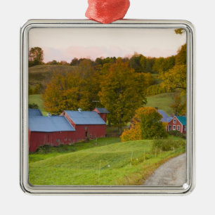 Jenne Farm i Woodstock, Vermont. Höst. Julgransprydnad Metall