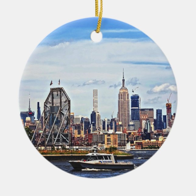 Jersey City NJ - Polisbåt Vid Colgate Clock Julgransprydnad Keramik (Framsidan)