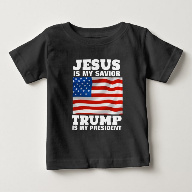 JESUS ÄR MIN SAVIOR TRUMP ÄR MIN PRESIDENT SMÅBARN T SHIRT (Framsida)