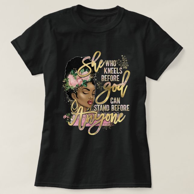 Jesus Black Girl som Kneels före Gud Christi T Shirt (Design framsida)