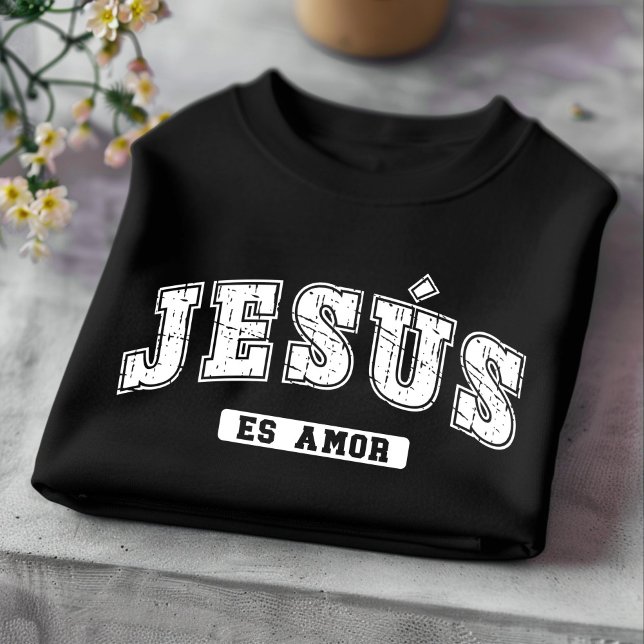 Jesús Es Amor Nedsliten Kristet Spanskt T-Shirt (Skapare uppladdad)