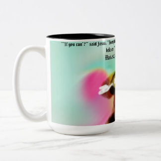 jesus här Två-Tonad mugg