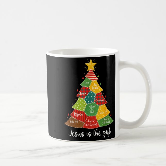 Jesus Is The Gift Christmas Tree Patchwork Scriptu Kaffemugg (Höger)