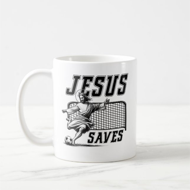 Jesus Räddar och Gör Mål - Rolig Jesus Fotbollsmem Kaffemugg (Vänster)