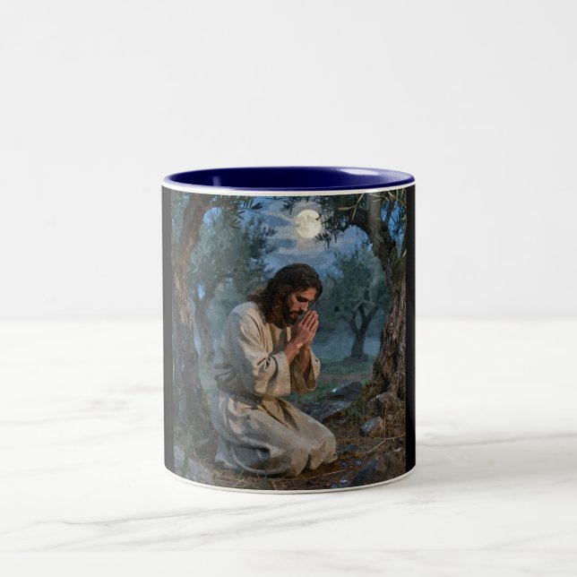 Jesus som ber Två-Tonad mugg (Center)