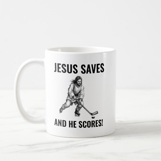 Jesus Sparar och Han Gör Mål - Jesus Hockey Meme Kaffemugg (Vänster)