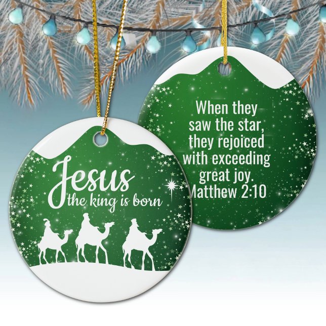 Jesus the King is Born Divine Passage ⛪️ 🎄 Julgransprydnad Keramik (Customizable Jesus the King is Born, Matthew 2:10 Gospel Holiday Snow Ceramic Ornament Red Berry 🤴✞)