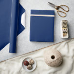Jet Blue Solid Färg Presentpapper<br><div class="desc">Fast färg som är papper i ett stort antal färger för alla dina bröllop och duschgåvor. Färger för 2025 är mörk och djärv,  och det är vad ni kommer att finna i mina senaste konstruktioner med färg namn från olika designföretag.</div>
